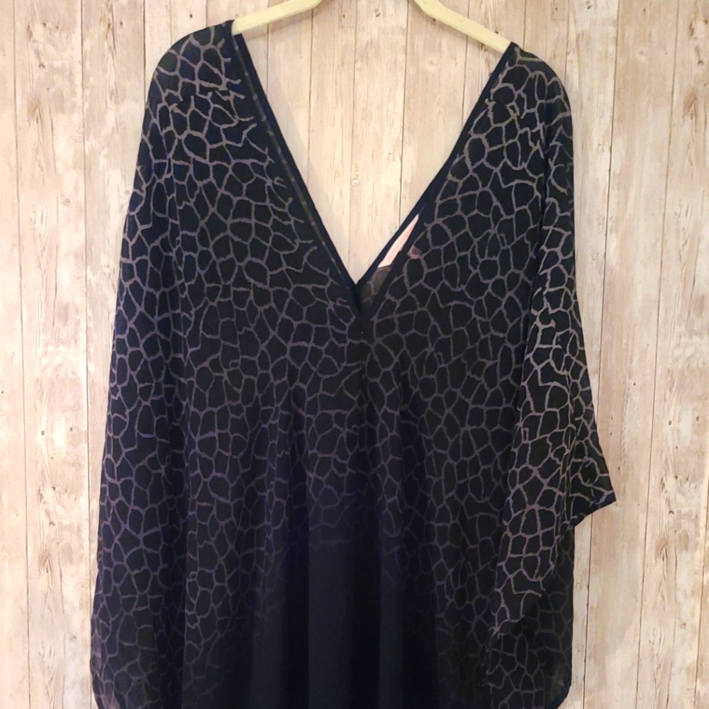 VICTORIA SECRET PONCH STYLE TOP